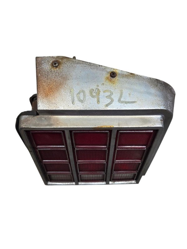 81 - 83 Oldsmobile Cutlass Tail Light Assembly 4 door Left Driver Side