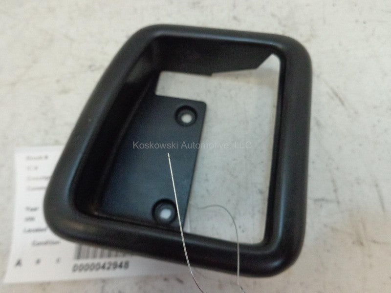 Dodge Caravan Sliding Door handle Bezel Interior 94 4719170 Right Pass