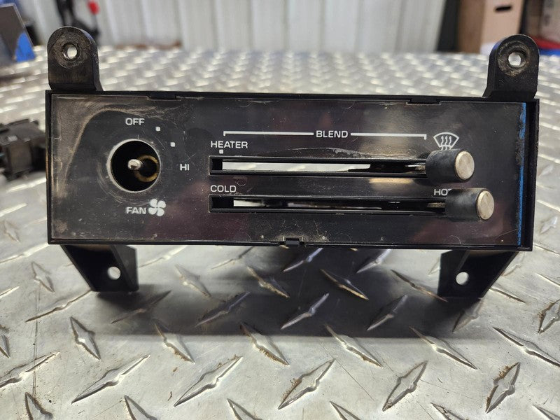 Dash Heater Control fits 82 - 85 Chevy S10 w/o AC 16014351