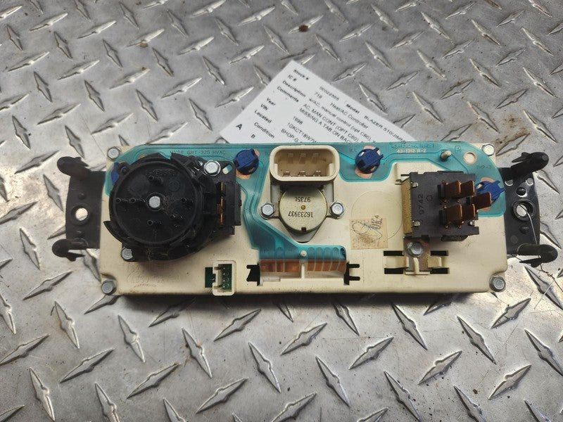 1998 Chevrolet Blazer Dash Heater Control w/AC w/Rear Defrost OEM 9351