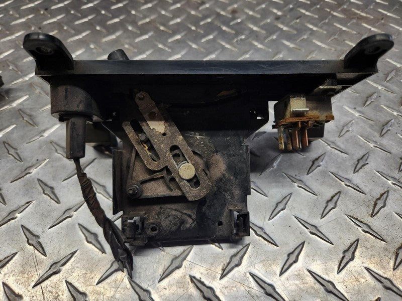 Dash Heater Control fits 82 - 85 Chevy S10 w/o AC 16014351
