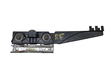 82 - 93 Chevrolet S10 Lower Door Glass Sash Window Bracket GMC 1556473