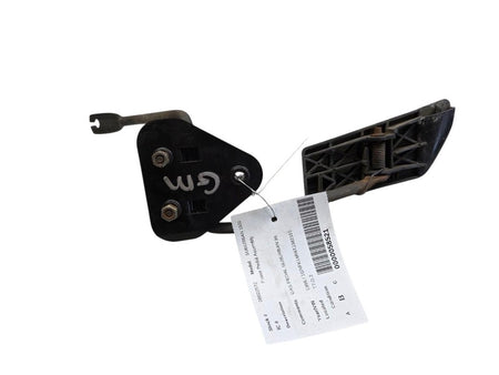 88 - 98 Chevrolet C1500 Gas Pedal Assembly OEM 15978191 GMC Suburban