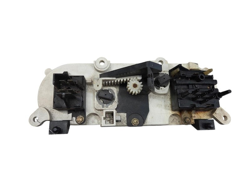 87 - 89 Ford Mustang dash Heater Control OEM w/o AC E6DZ18549A