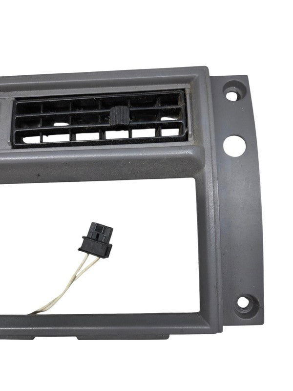 1993 Chevy S10 Blazer Dash Center Radio Heater Control Bezel w Vents C