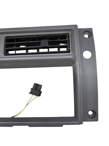 1993 Chevy S10 Blazer Dash Center Radio Heater Control Bezel w Vents C