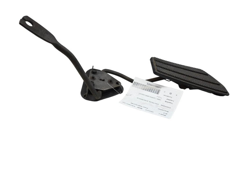 88 - 98 Chevrolet C1500 Gas Pedal Assembly OEM 15978191 GMC Suburban
