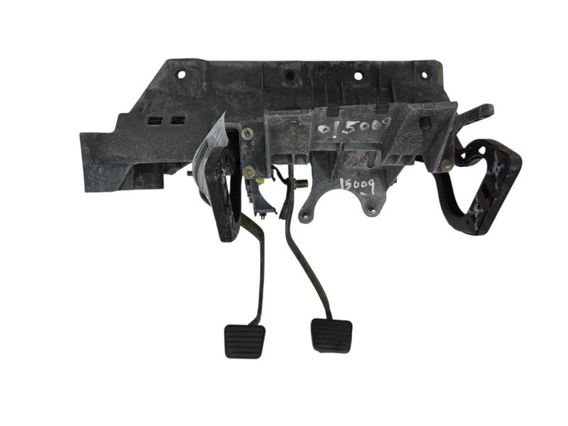 98 - 03 Chevrolet S10 Clutch Pedal Assembly OEM 15015069 GMC Sonoma