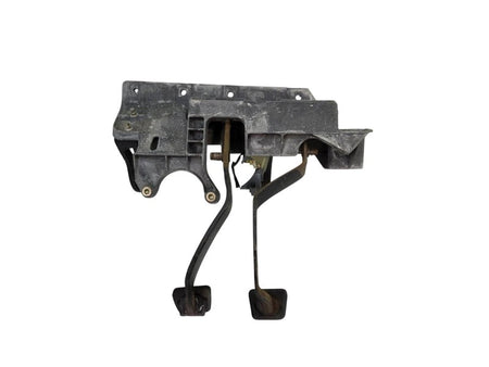 98 - 03 Chevrolet S10 Clutch Pedal Assembly OEM 15015069 GMC Sonoma