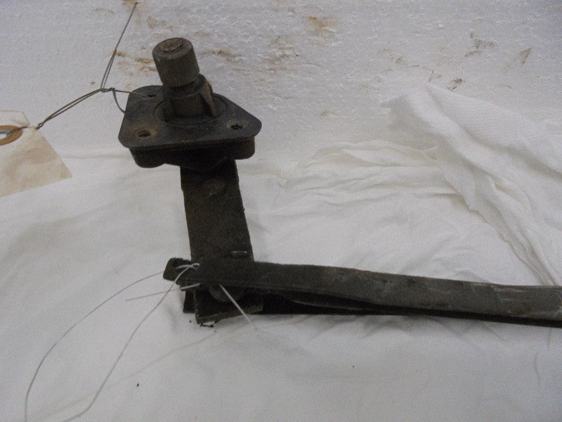 82 - 83 Oldsmobile Cutlass Ciera Wiper Transmission Linkage OEM Celebr