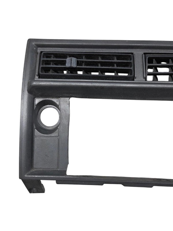 1989 Chevy S10 Blazer Dash Center Radio Heater Control Bezel w Vents C